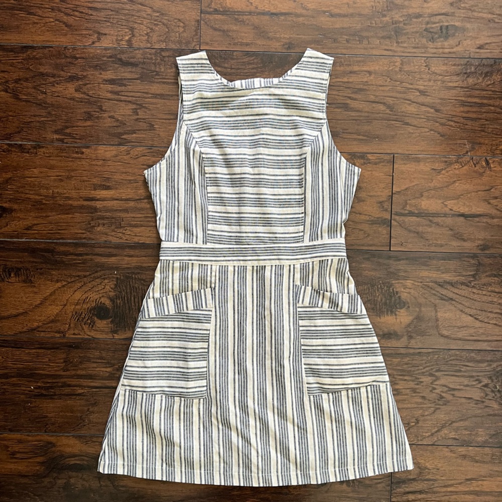 Alt’ard  state dress. Size Medium
